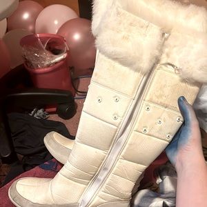 white furry boots. these r so cute but don’t fit me :(